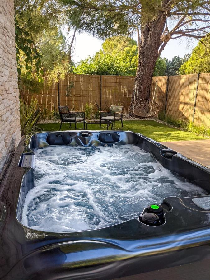 Lodge Coocon & Spa Nimes Bagian luar foto